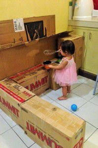 how-to-create-a-mini-cardboard-kitchen-for-you-toddler-2__700