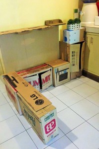 how-to-create-a-mini-cardboard-kitchen-for-you-toddler-3__700