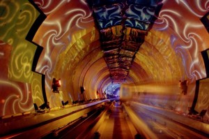 3-bund-sightseeing-tunnel2